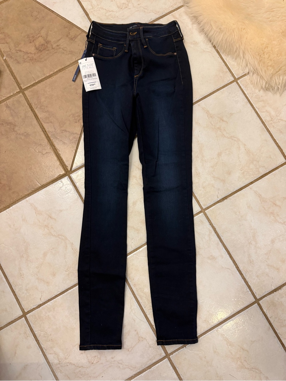 Dark Wash High-Rise Skinny Jeans - Navy Black
